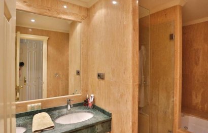 Resale - Ground floor apartment - Marbella - The Golden Mile