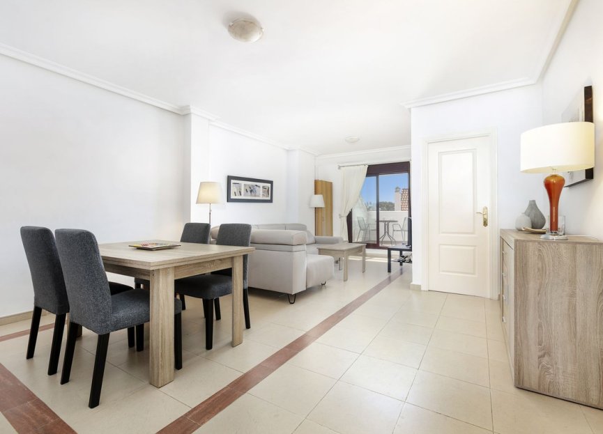 Resale - Apartment - Top Floor Apartment - Marbella - Nueva Andalucia