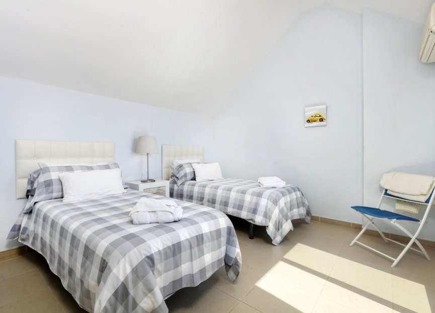 Resale - Apartment - Top Floor Apartment - Marbella - Nueva Andalucia