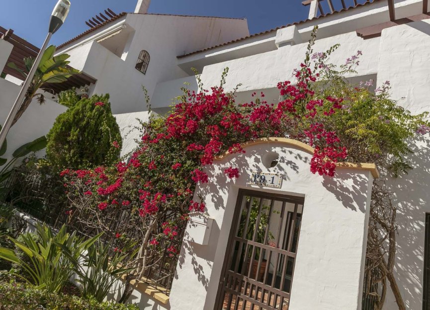 Resale - Apartment - Top Floor Apartment - Marbella - Nueva Andalucia