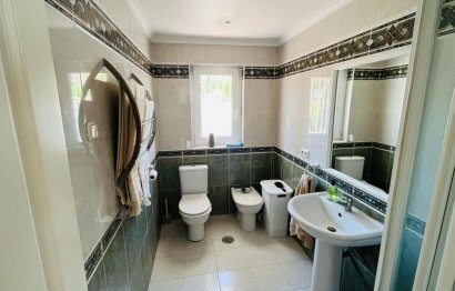 Resale - House - Detached Villa - Sotogrande