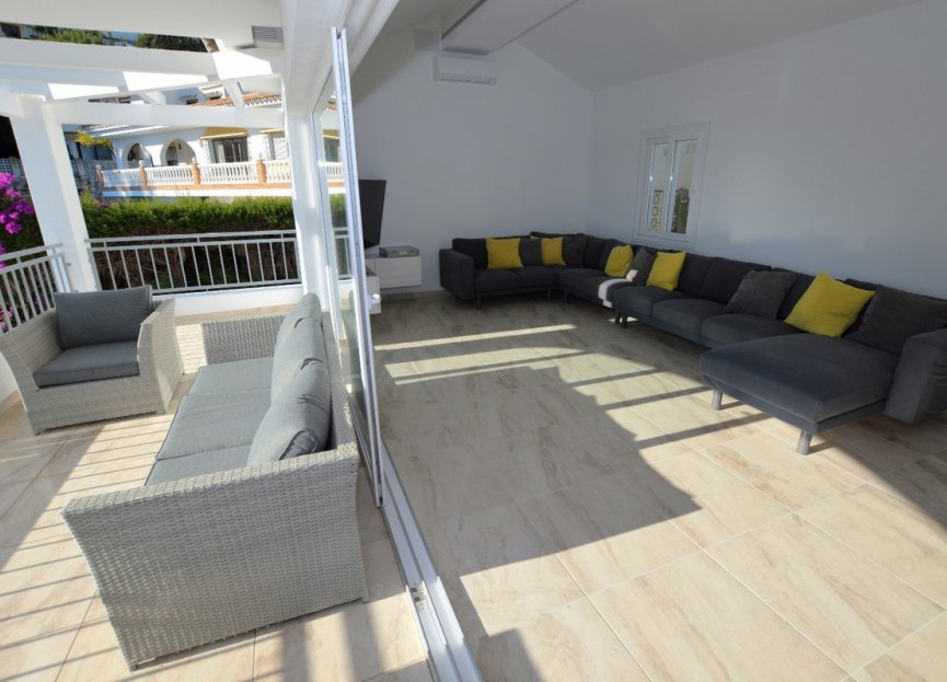 Reventa - House - Detached Villa - Benalmádena - Benalmadena Centro