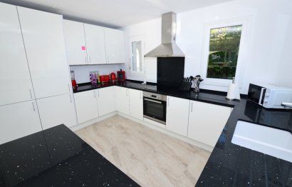 Reventa - House - Detached Villa - Benalmádena - Benalmadena Centro