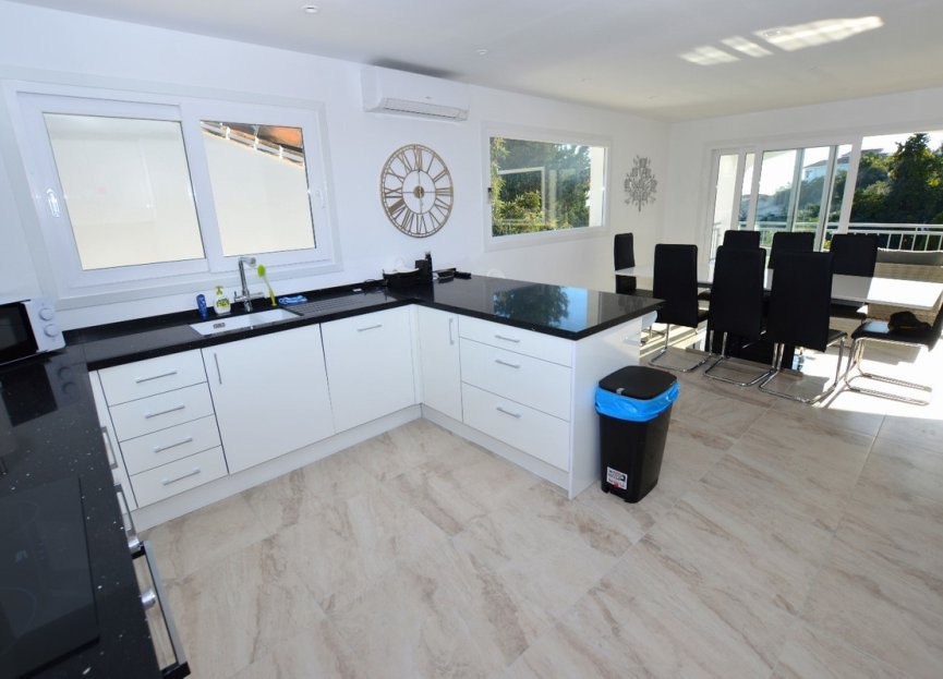 Reventa - House - Detached Villa - Benalmádena - Benalmadena Centro