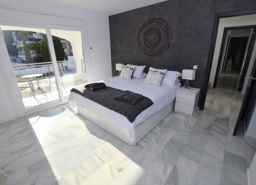 Reventa - House - Detached Villa - Benalmádena - Benalmadena Centro