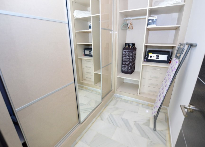 Reventa - House - Detached Villa - Benalmádena - Benalmadena Centro