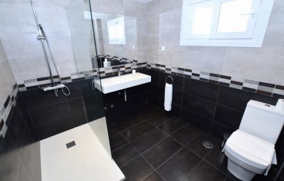 Reventa - House - Detached Villa - Benalmádena - Benalmadena Centro