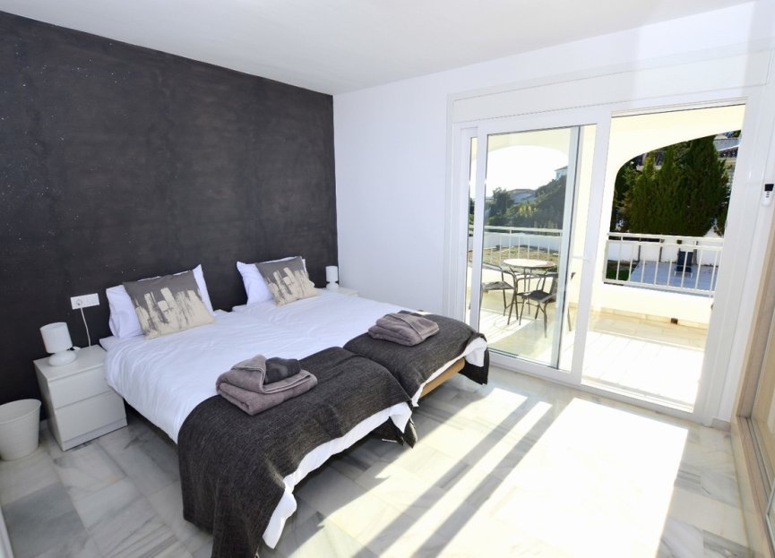 Reventa - House - Detached Villa - Benalmádena - Benalmadena Centro