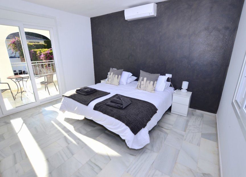 Reventa - House - Detached Villa - Benalmádena - Benalmadena Centro