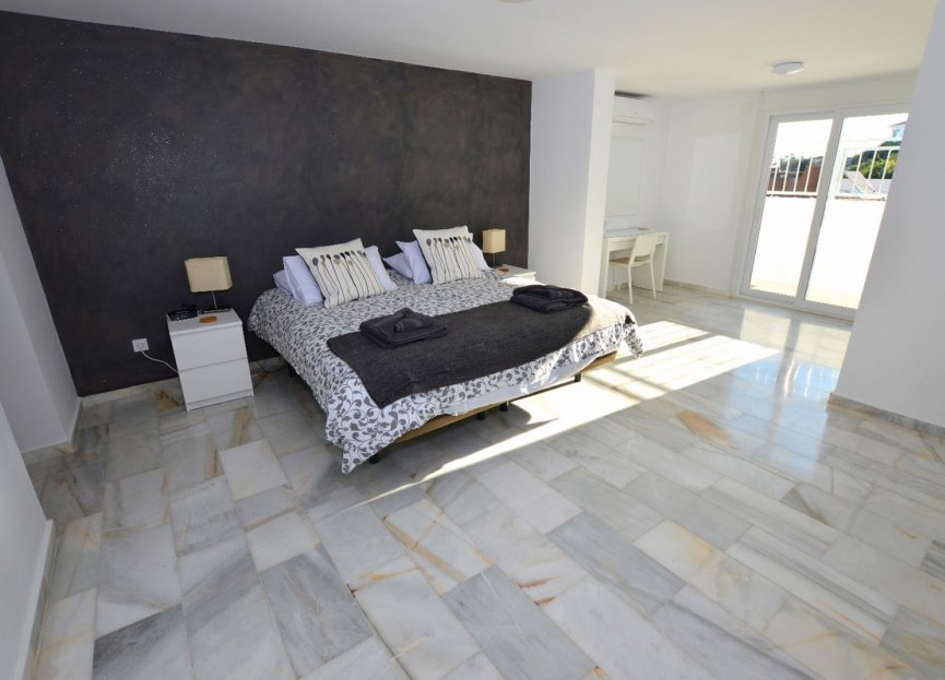 Reventa - House - Detached Villa - Benalmádena - Benalmadena Centro