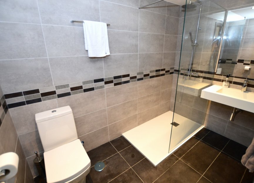 Reventa - House - Detached Villa - Benalmádena - Benalmadena Centro