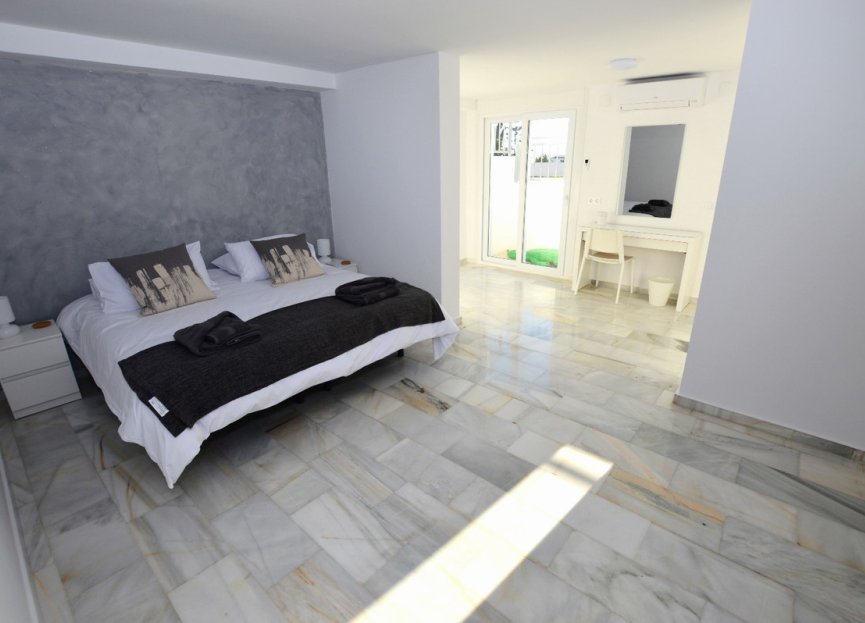 Reventa - House - Detached Villa - Benalmádena - Benalmadena Centro