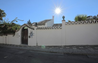 Reventa - House - Detached Villa - Benalmádena - Benalmadena Centro