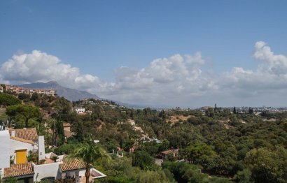 Resale - Apartment - Middle Floor Apartment - Benahavís - Benahavís Centro