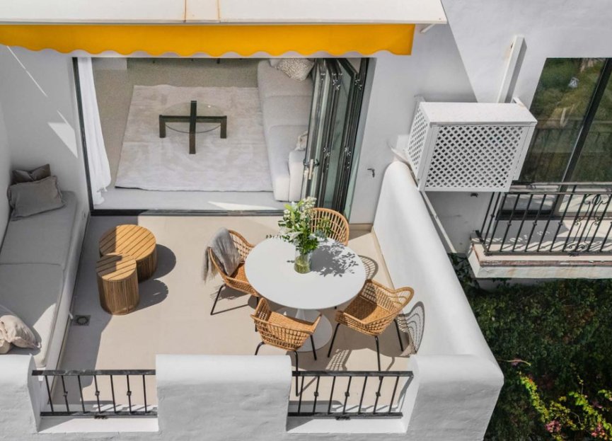 Resale - Apartment - Middle Floor Apartment - Benahavís - Benahavís Centro