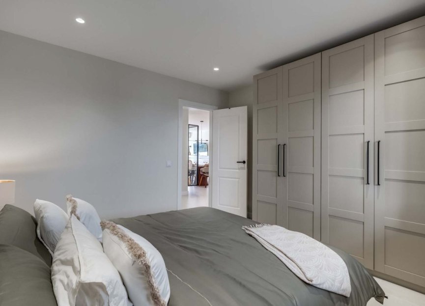 Resale - Apartment - Middle Floor Apartment - Benahavís - Benahavís Centro