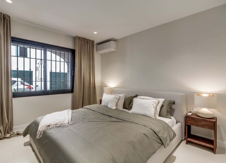 Resale - Apartment - Middle Floor Apartment - Benahavís - Benahavís Centro