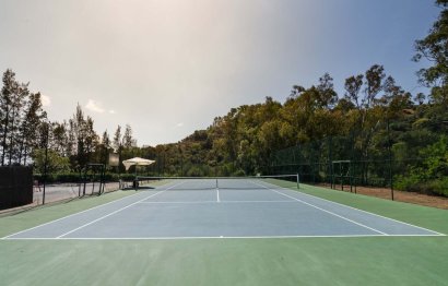 Resale - Apartment - Middle Floor Apartment - Benahavís - Benahavís Centro