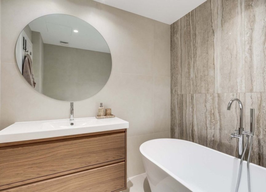 Resale - Apartment - Middle Floor Apartment - Benahavís - Benahavís Centro