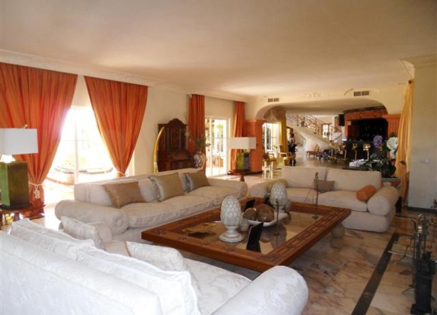 Resale - House - Detached Villa - Benahavís - La Quinta