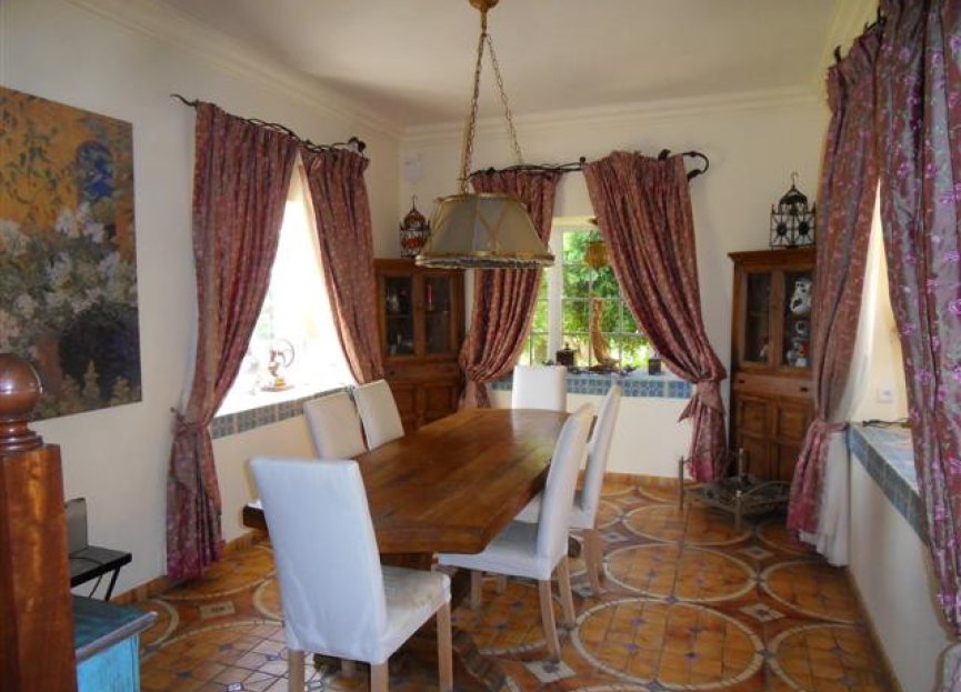 Resale - House - Detached Villa - Benahavís - La Quinta