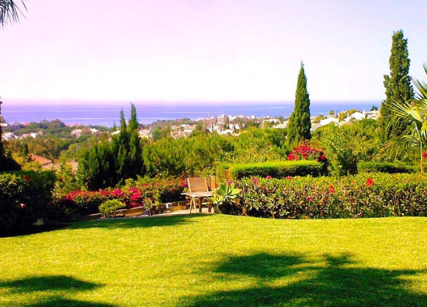 Resale - House - Detached Villa - Marbella - Elviria