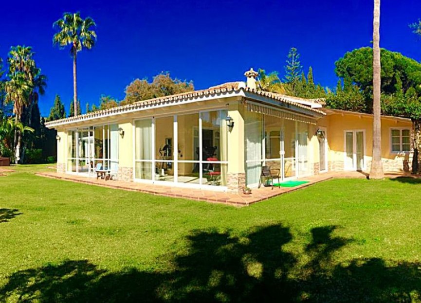 Resale - House - Detached Villa - Marbella - Elviria