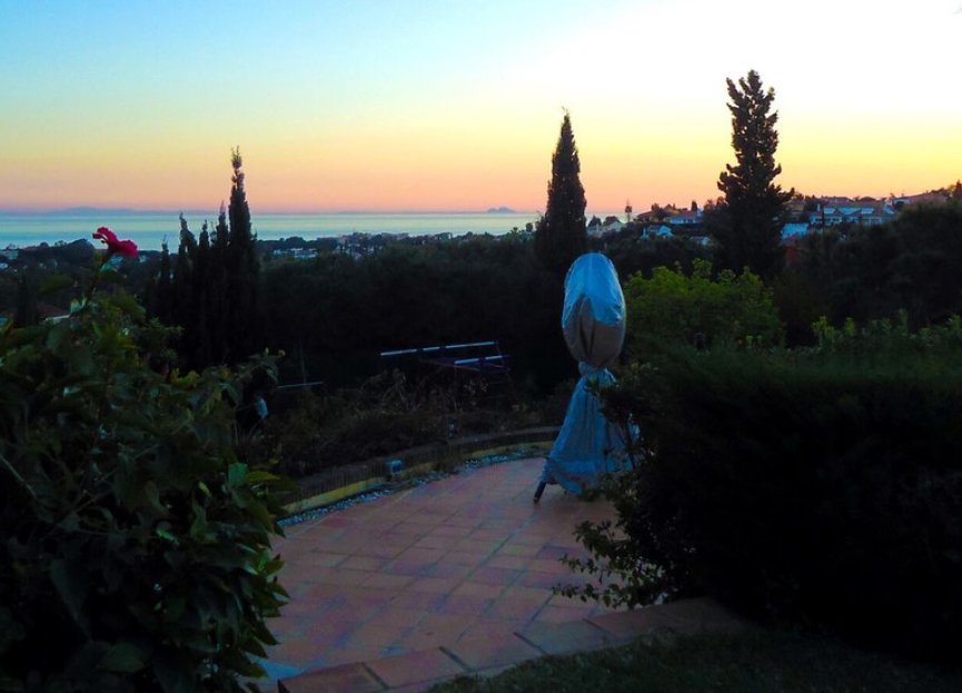 Resale - House - Detached Villa - Marbella - Elviria