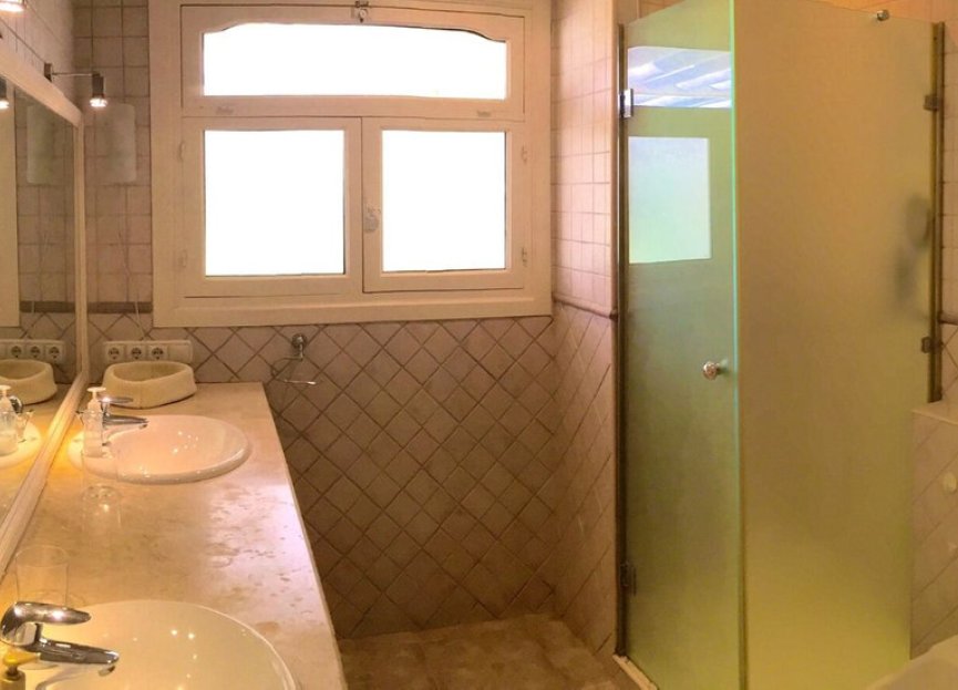 Resale - House - Detached Villa - Marbella - Elviria