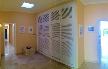 Resale - House - Detached Villa - Marbella - Elviria