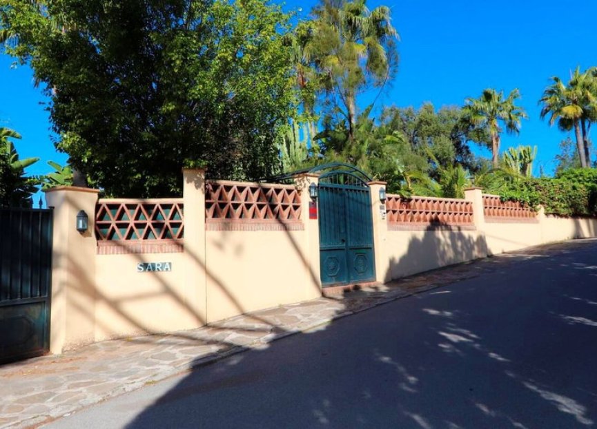 Resale - House - Detached Villa - Marbella - Elviria