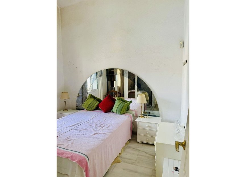 Resale - Apartment - Top Floor Apartment - Marbella - Nueva Andalucia