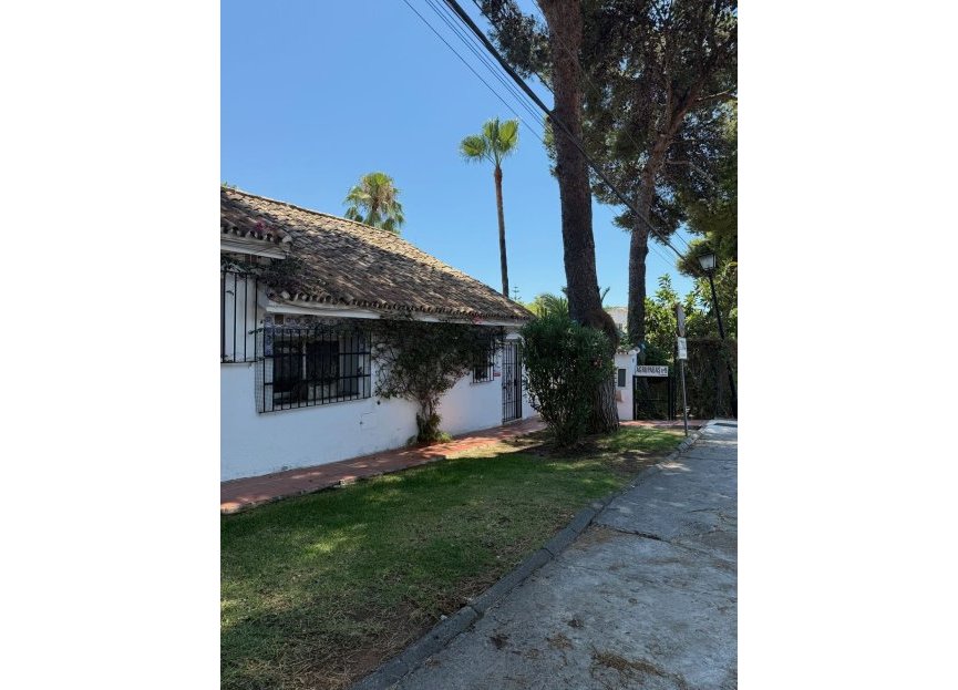 Resale - Apartment - Top Floor Apartment - Marbella - Nueva Andalucia