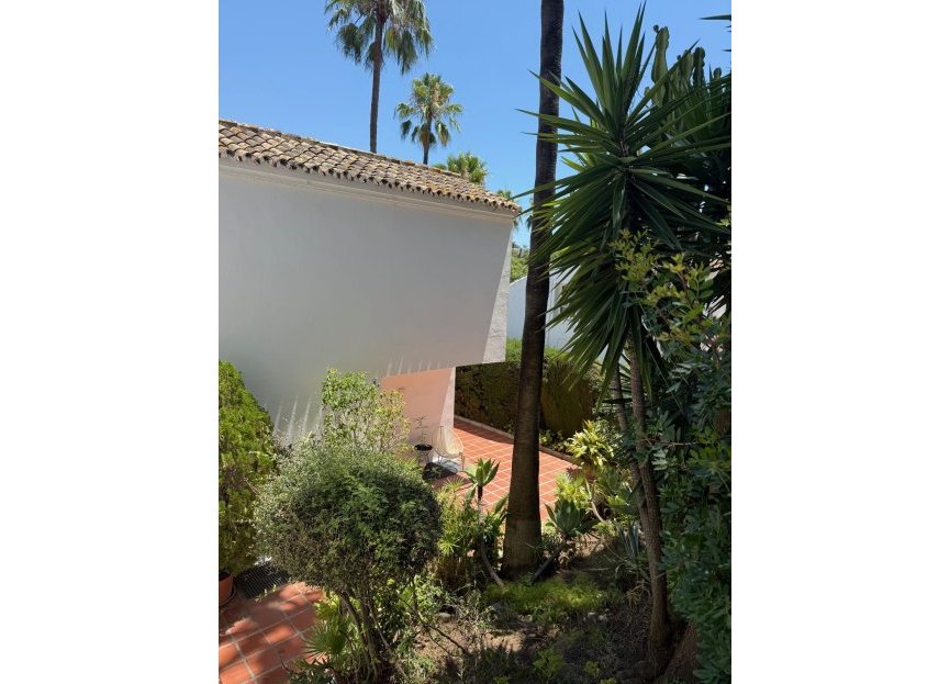 Resale - Apartment - Top Floor Apartment - Marbella - Nueva Andalucia