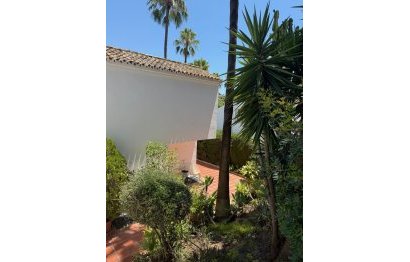 Resale - Apartment - Top Floor Apartment - Marbella - Nueva Andalucia