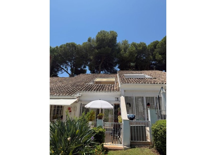 Resale - Apartment - Top Floor Apartment - Marbella - Nueva Andalucia