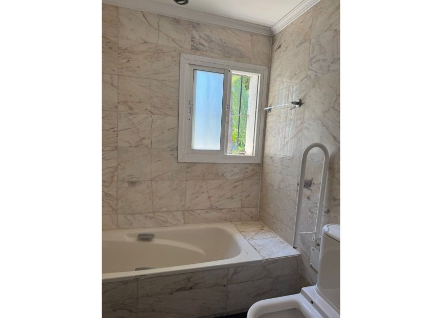 Resale - Apartment - Top Floor Apartment - Marbella - Nueva Andalucia