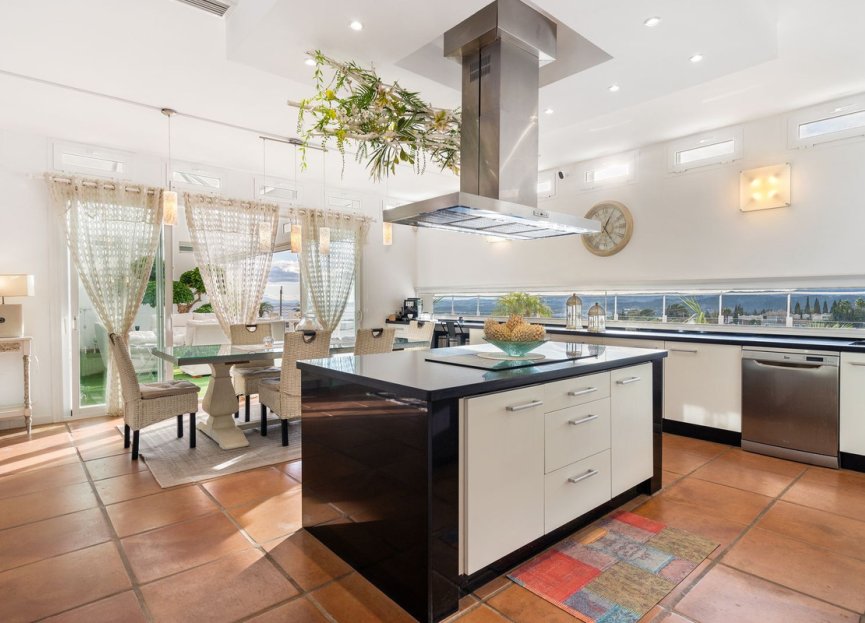 Reventa - House - Detached Villa - Estepona - Estepona Centro