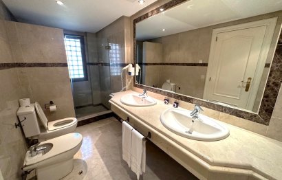 Resale - Apartment - Middle Floor Apartment - Marbella - Puerto Banús