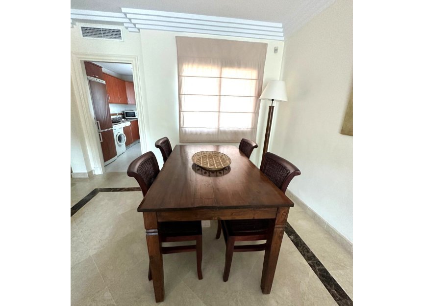 Resale - Apartment - Middle Floor Apartment - Marbella - Puerto Banús