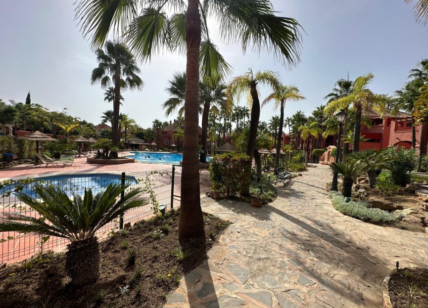 Resale - Apartment - Middle Floor Apartment - Marbella - Puerto Banús
