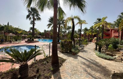 Resale - Apartment - Middle Floor Apartment - Marbella - Puerto Banús
