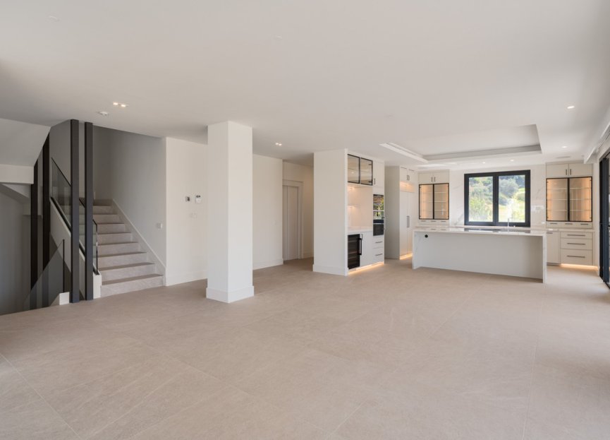 Resale - House - Detached Villa - Estepona - Estepona Centro