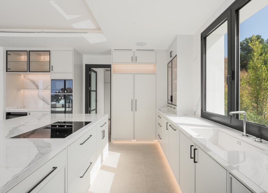 Resale - House - Detached Villa - Estepona - Estepona Centro