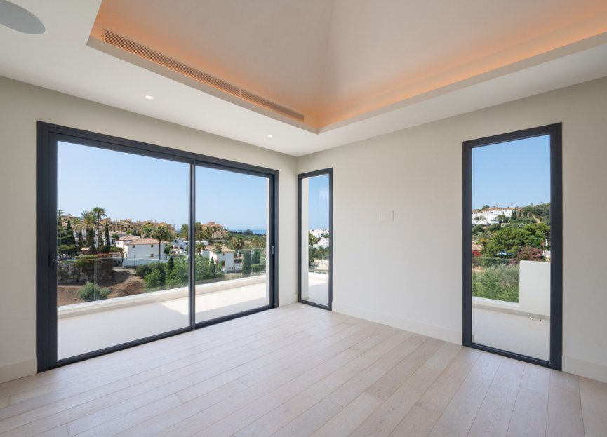 Resale - House - Detached Villa - Estepona - Estepona Centro