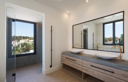 Resale - House - Detached Villa - Estepona - Estepona Centro