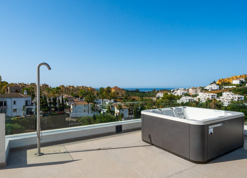 Resale - House - Detached Villa - Estepona - Estepona Centro