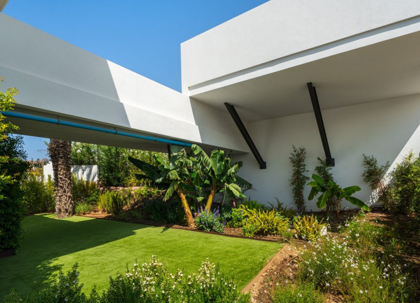 Resale - House - Detached Villa - Estepona - Estepona Centro