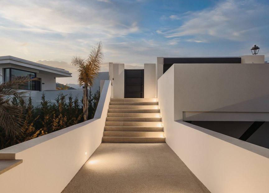 Resale - House - Detached Villa - Estepona - Estepona Centro