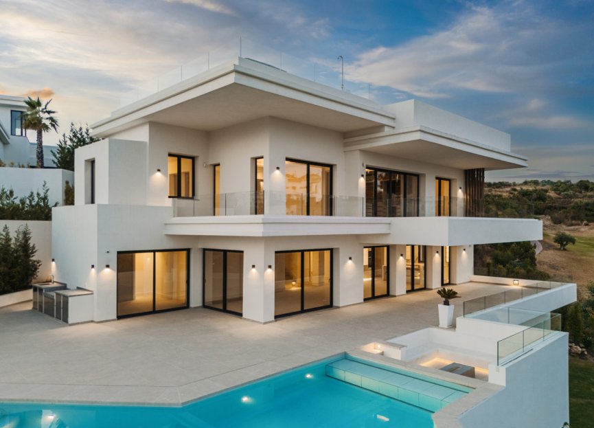 Resale - House - Detached Villa - Estepona - Estepona Centro